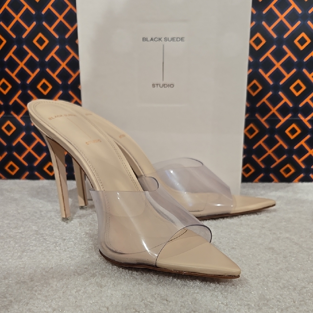 Women's Tan Heels